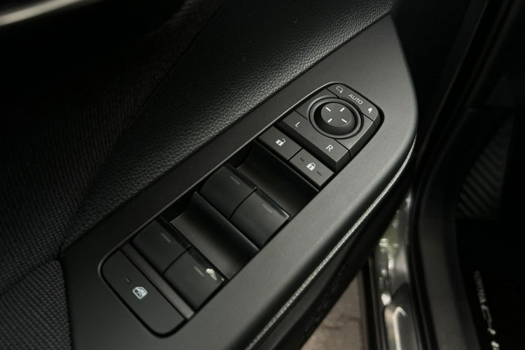 Toyota C-HR 1.8 HSD 140KM STYLE, salon Polska, gwarancja, FV23% zdjęcie 19