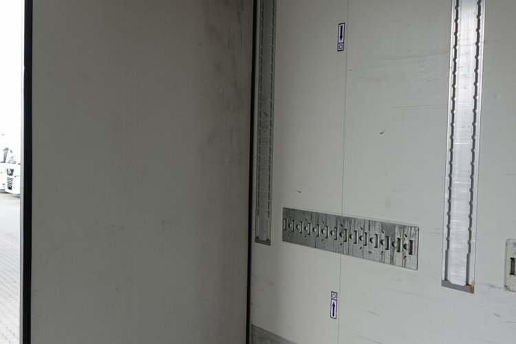 Krone / CHŁODNIA / CARRIER VECTOR 1950 mt / DOPPELSTOCK / 5 000 MTH / BI-TEMP / WINDA / OŚ PODNOSZONA zdjęcie 25