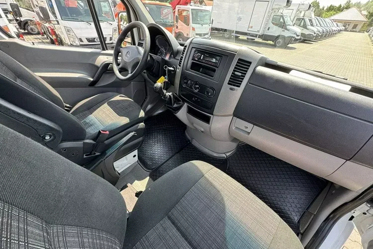 Mercedes Sprinter zdjęcie 28