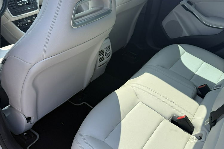 Mercedes CLA 250 CLA 250 AMG Stan BDB Bez Wkładu Gwarancja zdjęcie 13