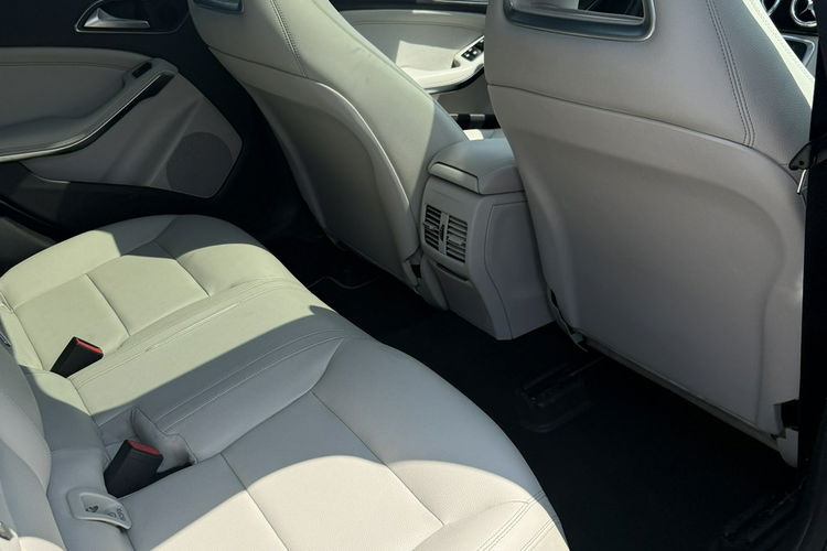 Mercedes CLA 250 CLA 250 AMG Stan BDB Bez Wkładu Gwarancja zdjęcie 15
