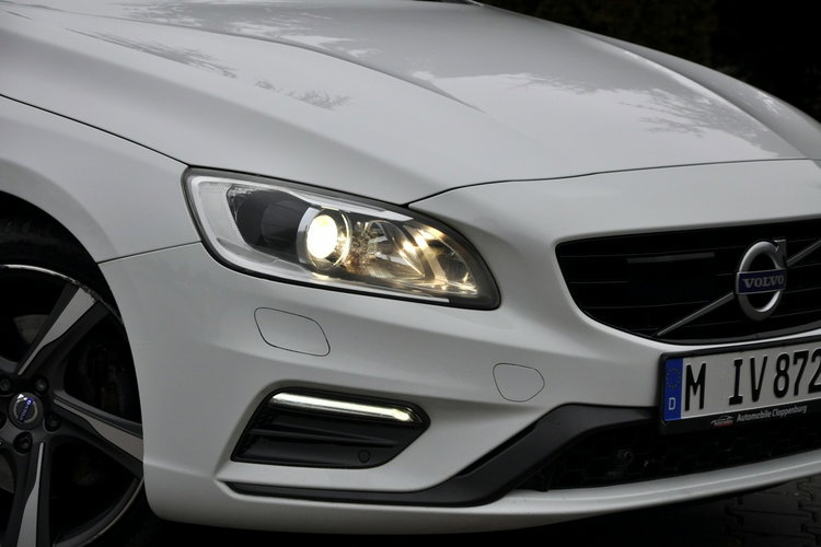 Volvo V60 2.0d(225KM) RDesign RadarACC Virtual Led Xenon Navi Kamera Skóry Alu18 zdjęcie 12
