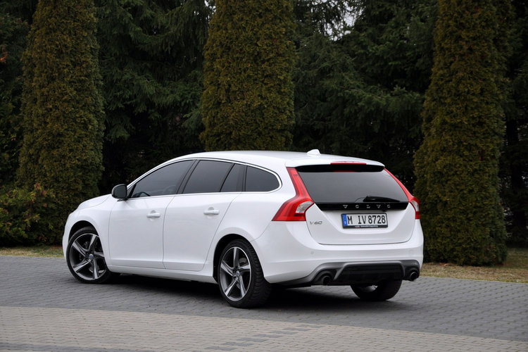 Volvo V60 2.0d(225KM) RDesign RadarACC Virtual Led Xenon Navi Kamera Skóry Alu18 zdjęcie 13