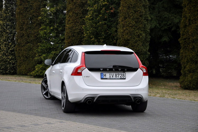 Volvo V60 2.0d(225KM) RDesign RadarACC Virtual Led Xenon Navi Kamera Skóry Alu18 zdjęcie 15