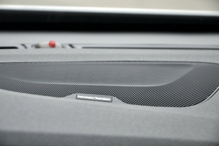 Volvo V60 2.0d(225KM) RDesign RadarACC Virtual Led Xenon Navi Kamera Skóry Alu18 zdjęcie 37