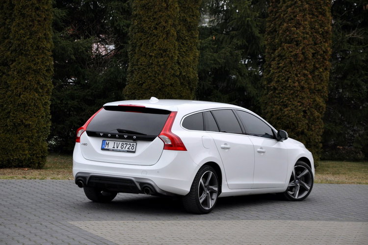 Volvo V60 2.0d(225KM) RDesign RadarACC Virtual Led Xenon Navi Kamera Skóry Alu18 zdjęcie 6