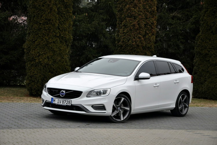 Volvo V60 2.0d(225KM) RDesign RadarACC Virtual Led Xenon Navi Kamera Skóry Alu18 zdjęcie 9