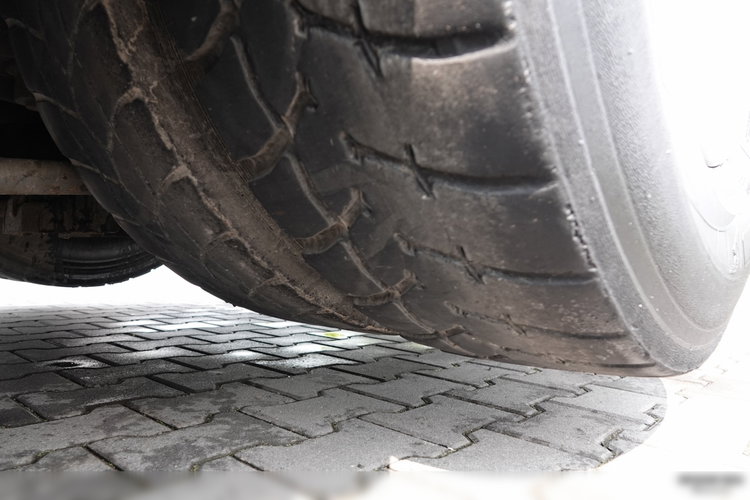 MAN TGS 35.360 / 8x2-4 / LAWETA + HDS HIAB 166 E-2 / OŚ PODNOSZONA / 4 OSIOWY / NAJAZDY HYDRAULICZNE / WCIĄGARKA / POMOC DROGOWA / EEV zdjęcie 39