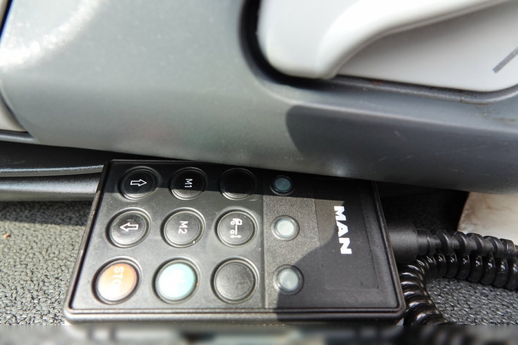 MAN TGS 35.360 / 8x2-4 / LAWETA + HDS HIAB 166 E-2 / OŚ PODNOSZONA / 4 OSIOWY / NAJAZDY HYDRAULICZNE / WCIĄGARKA / POMOC DROGOWA / EEV zdjęcie 42