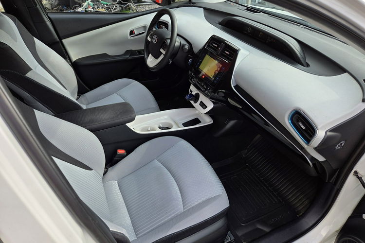 Toyota Prius 1.8 HSD 136KM Ledy Kamera Ast. Pasa Distronic Super Stan Serwis zdjęcie 14