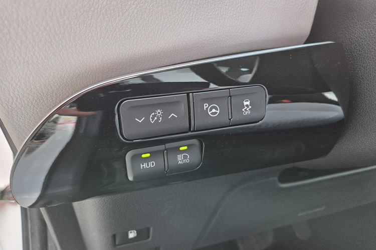 Toyota Prius 1.8 HSD 136KM Ledy Kamera Ast. Pasa Distronic Super Stan Serwis zdjęcie 27