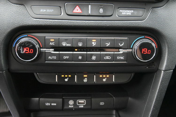Kia Cee'd 1.6CRDi 116KM Manual XI.2018r. Climatronic NAVi Kamera Isofix TEMPOMAT zdjęcie 11