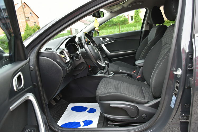 Kia Cee'd 1.6CRDi 116KM Manual XI.2018r. Climatronic NAVi Kamera Isofix TEMPOMAT zdjęcie 15