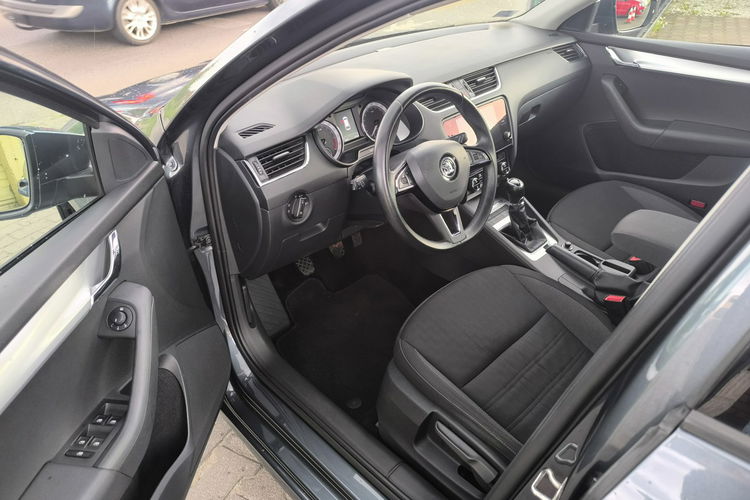 Skoda Octavia 1.6 TDi 116KM Klimatronic Navi zdjęcie 13