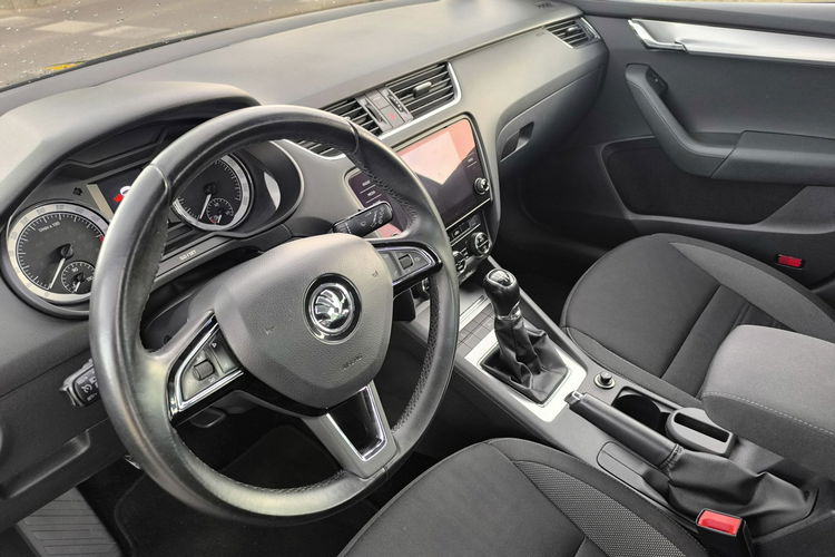 Skoda Octavia 1.6 TDi 116KM Klimatronic Navi zdjęcie 14
