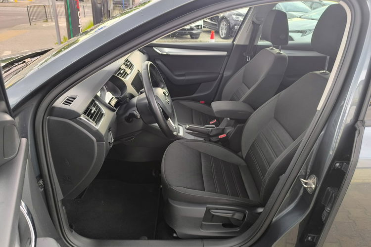 Skoda Octavia 1.6 TDi 116KM Klimatronic Navi zdjęcie 16