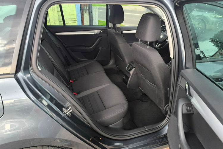 Skoda Octavia 1.6 TDi 116KM Klimatronic Navi zdjęcie 25