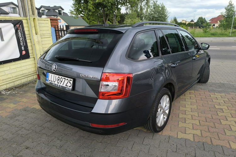Skoda Octavia 1.6 TDi 116KM Klimatronic Navi zdjęcie 4