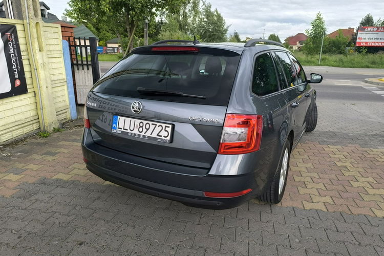 Skoda Octavia 1.6 TDi 116KM Klimatronic Navi zdjęcie 5
