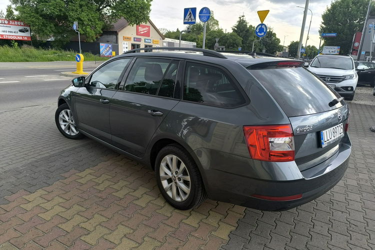 Skoda Octavia 1.6 TDi 116KM Klimatronic Navi zdjęcie 7