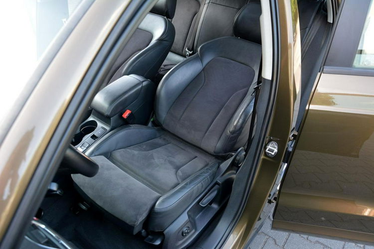 Audi Q3 Quattro Bixenon Led Skóry Navi Alcantara Keyles 2XParkt ASO zdjęcie 19