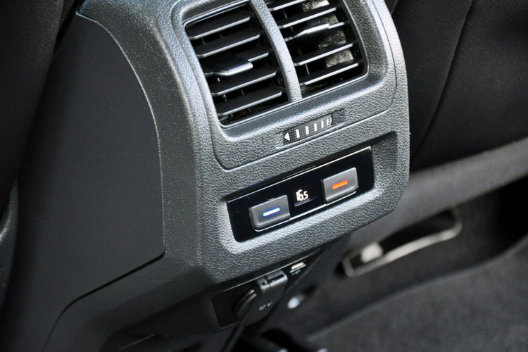 Volkswagen Touran 2.0TDI(150KM) Navi Automat Radar ACC Klimatronik Reling Alu17"ASO VW zdjęcie 21