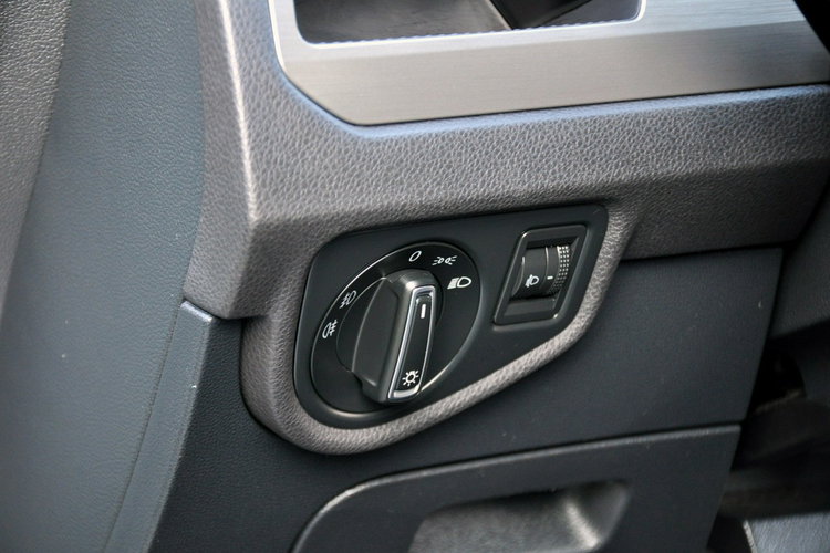 Volkswagen Touran 2.0TDI(150KM) Navi Automat Radar ACC Klimatronik Reling Alu17"ASO VW zdjęcie 36