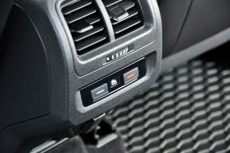 Volkswagen Touran 1.6TDI(115KM) Automat Radar ACC Klimatronik Reling Welur Alu17"ASO VW zdjęcie 21