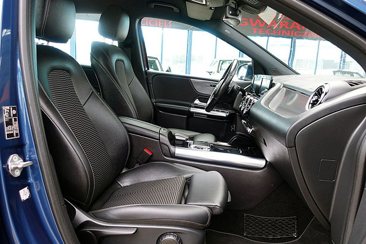 Mercedes B 180 Tylko 49TYŚ KM AUTOMAT Led+Skóra+NAVI+Kamera GWARANCJA Bezwyp 1WŁ F23% 4x2 zdjęcie 9
