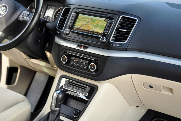 Volkswagen Sharan 2.0TDI(140KM) Duża Navi Kamera Skóry El.Klapa Keyless Go IWł Alu17"ASO zdjęcie 28