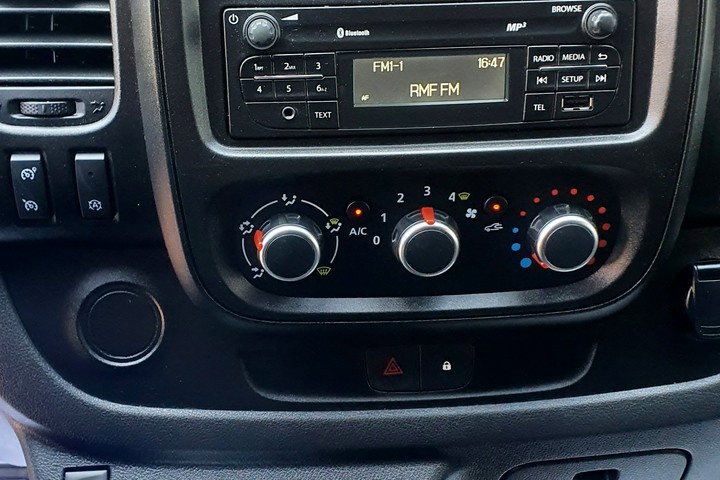 Renault Trafic 2.0 dci 145KM L2H1 ,  I WŁ,  Salon PL,  LED,  ,  F.vat 23% - 58500 netto zdjęcie 32