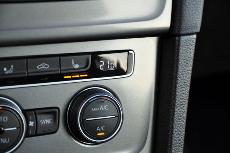 Volkswagen Golf 1.6TDI(110KM) Duża Navi Welur Reling 2xParktronik I Wł Alu16"ASO VW zdjęcie 33