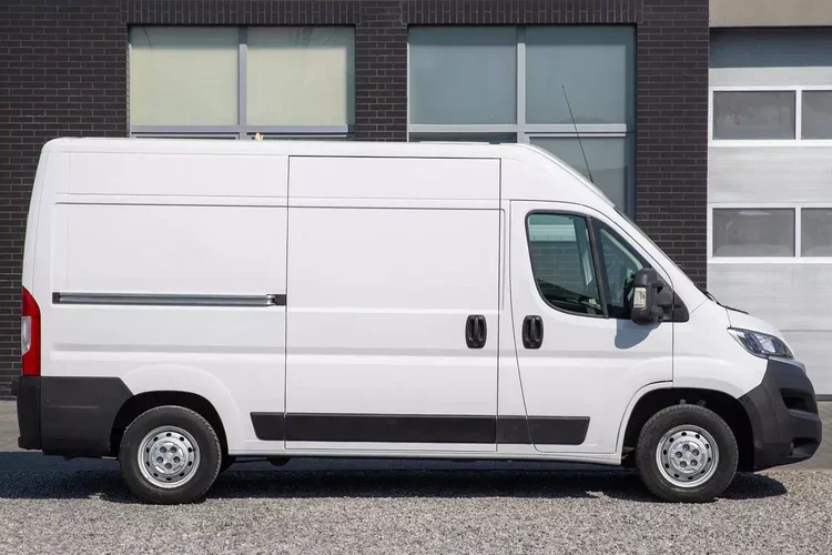 Fiat Ducato 2.3 L2H2 ŚREDNI Professional zdjęcie 3