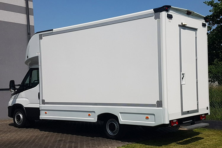 Iveco Daily KONTENER NISKOPODŁOGOWY 4.43x2.23x2.42 SKLEP BAR FOODTRUCK KAMPER AC zdjęcie 3