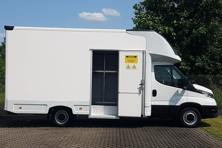 Iveco Daily KONTENER NISKOPODŁOGOWY 4.43x2.23x2.42 SKLEP BAR FOODTRUCK KAMPER AC zdjęcie 35