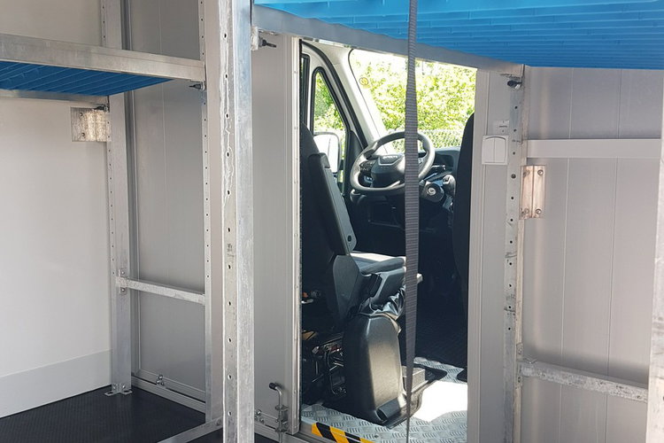 Iveco Daily KONTENER NISKOPODŁOGOWY 4.43x2.23x2.42 SKLEP BAR FOODTRUCK KAMPER AC zdjęcie 27