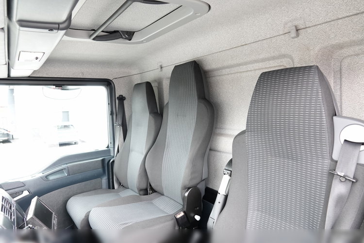 MAN TGM 12.290 / 4x2 / CHŁODNIA 6, 5 M / AGREGAT THERMO KING T-600 R  / WINDA ZAŁADOWCZA DHOLLANDIA / SPROWADZONY  zdjęcie 38