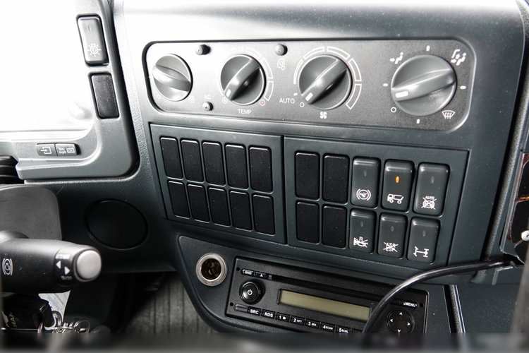 MAN TGM 12.290 / 4x2 / CHŁODNIA 6, 5 M / AGREGAT THERMO KING T-600 R  / WINDA ZAŁADOWCZA DHOLLANDIA / SPROWADZONY  zdjęcie 41