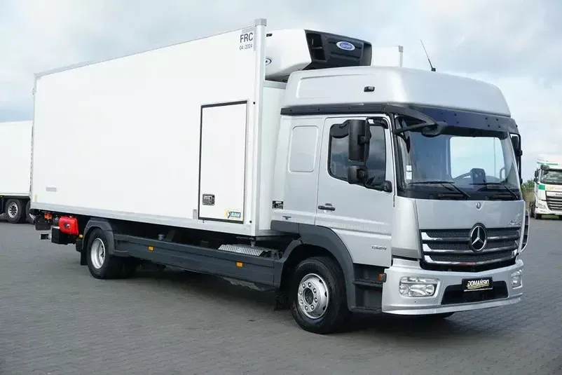 samochód ciężarowy Mercedes zdjęcie 1