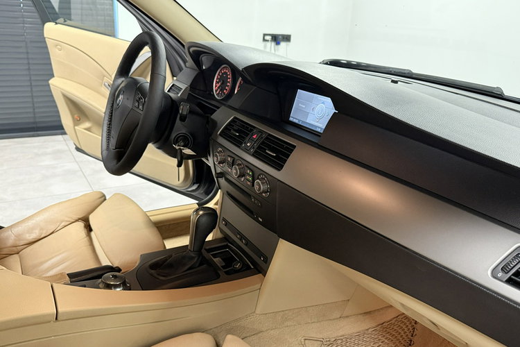 BMW 525 525i 218KM Exclusive Skóry Bi-XenonNavi Professional Komfortsitze zdjęcie 15