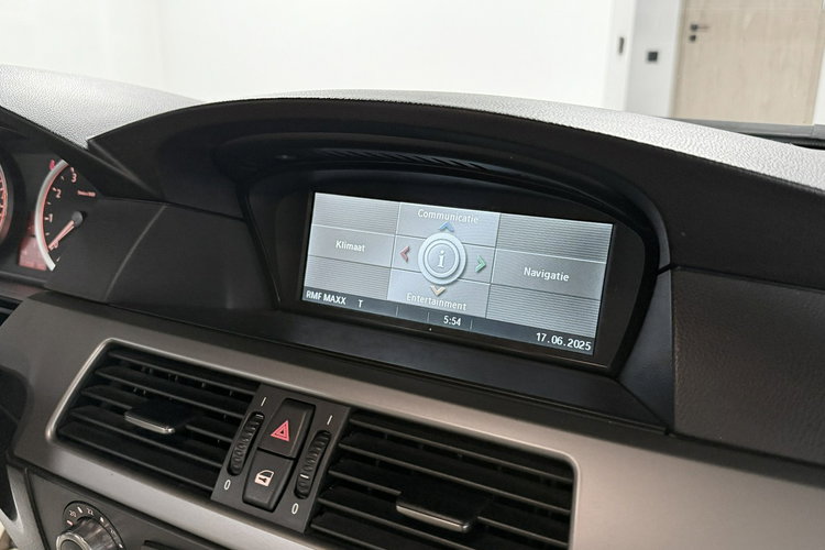 BMW 525 525i 218KM Exclusive Skóry Bi-XenonNavi Professional Komfortsitze zdjęcie 18