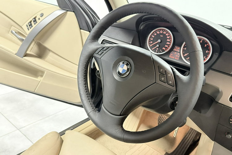 BMW 525 525i 218KM Exclusive Skóry Bi-XenonNavi Professional Komfortsitze zdjęcie 21