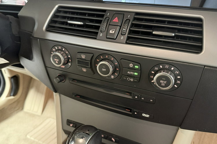 BMW 525 525i 218KM Exclusive Skóry Bi-XenonNavi Professional Komfortsitze zdjęcie 22