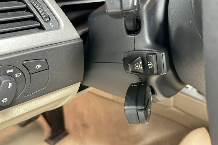 BMW 525 525i 218KM Exclusive Skóry Bi-XenonNavi Professional Komfortsitze zdjęcie 37