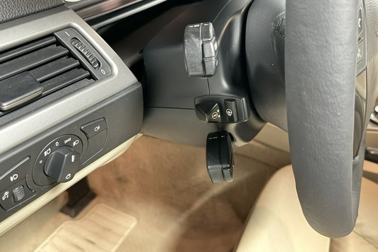 BMW 525 525i 218KM Exclusive Skóry Bi-XenonNavi Professional Komfortsitze zdjęcie 38