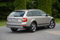 samochód osobowy Skoda zdjęcie 14