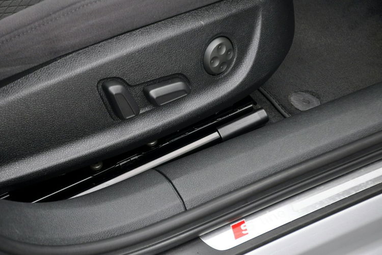 Audi A6 2.0TDI(190KM) 2xS-Line Xenon Led Navi Kamera Panorama El.Klapa Alu19" zdjęcie 17