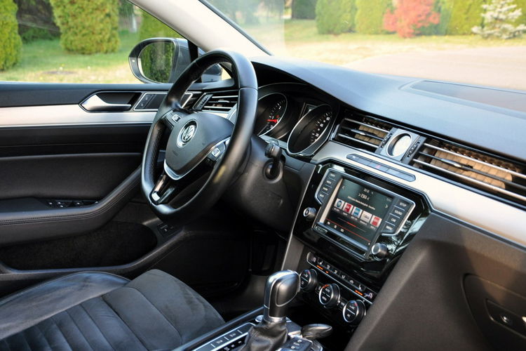 Volkswagen Passat 2.0TDI(190KM) Full Led Radar ACC Skóry Masaże Reling F1 Alu18"ASO VW zdjęcie 18