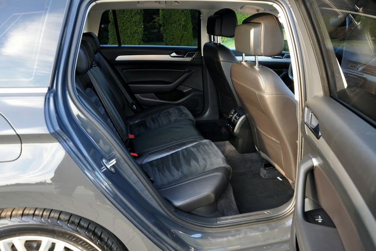 Volkswagen Passat 2.0TDI(190KM) Full Led Radar ACC Skóry Masaże Reling F1 Alu18"ASO VW zdjęcie 19