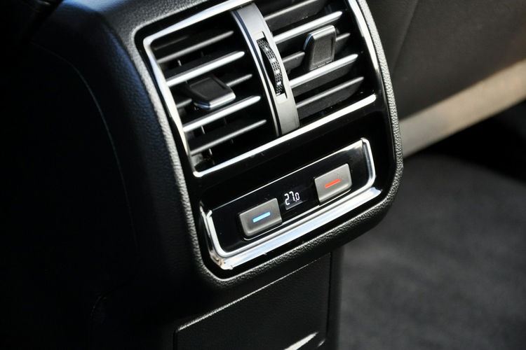 Volkswagen Passat 2.0TDI(190KM) Full Led Radar ACC Skóry Masaże Reling F1 Alu18"ASO VW zdjęcie 20